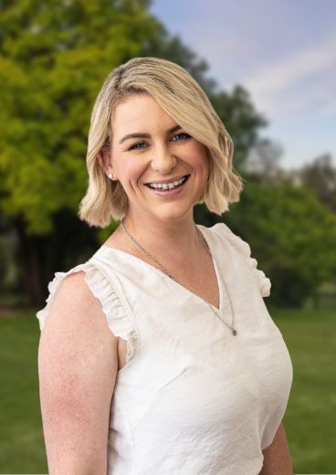 Ashley Thomas - Real Estate Agent at Warburton Estate Agents - MUSWELLBROOK