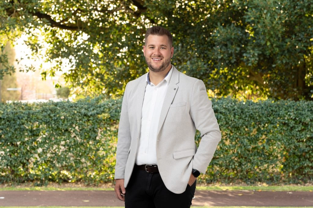 Ashton Dekker - Real Estate Agent