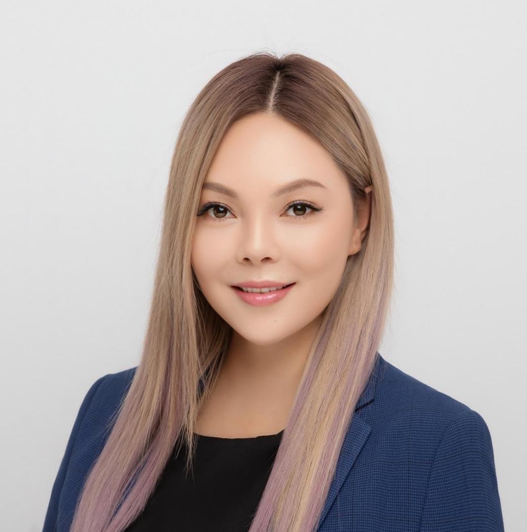 Bella Cheung Real Estate Agent