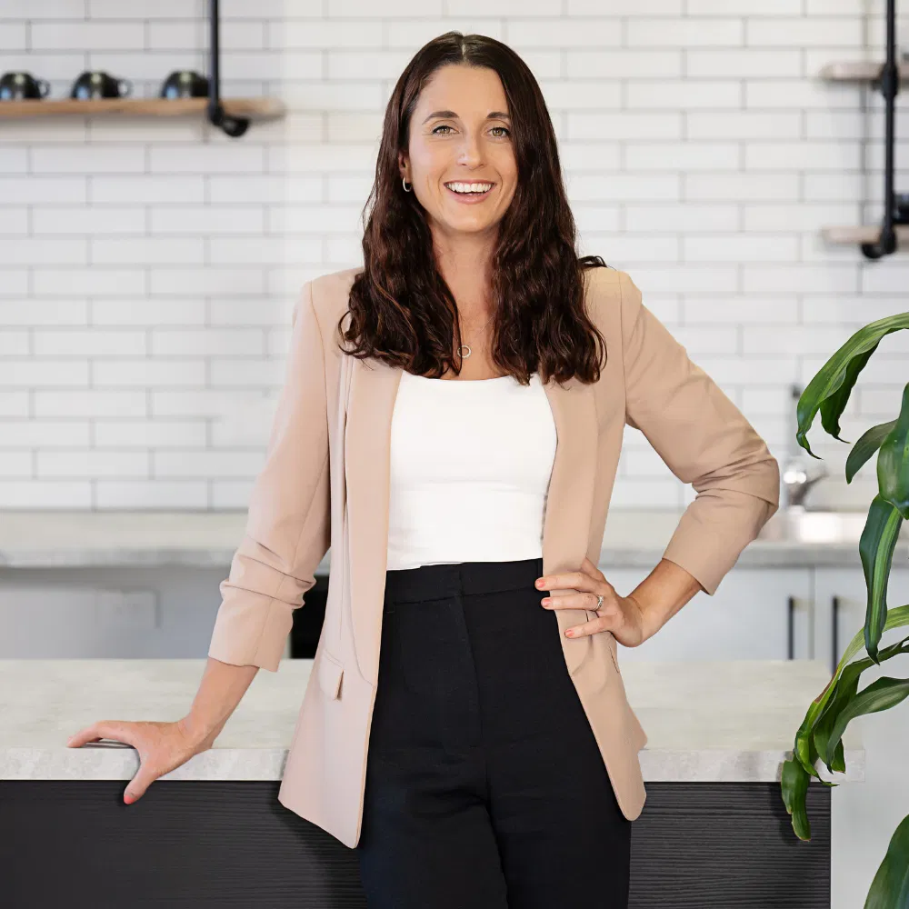Bonnie Scudds - Real Estate Agent