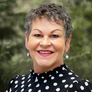 Bronwyn  Geppert - Real Estate Agent