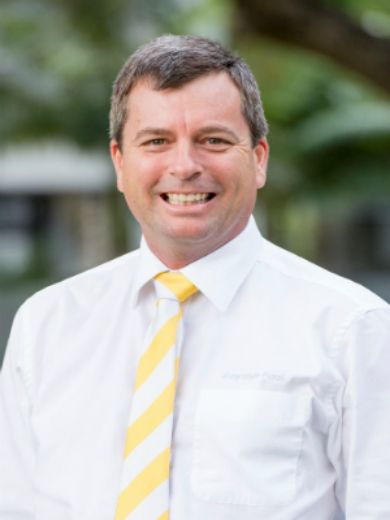 Bruce  Douglas - Real Estate Agent at Ray White Rural - (Queensland)