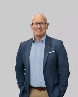 Cary Giezekamp - Real Estate Agent