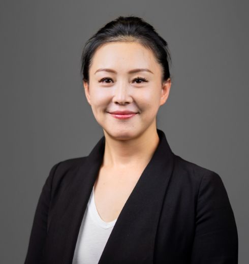 Cassandra He - Real Estate Agent at VICPROP - POINT COOK & WILLIAMS LANDING