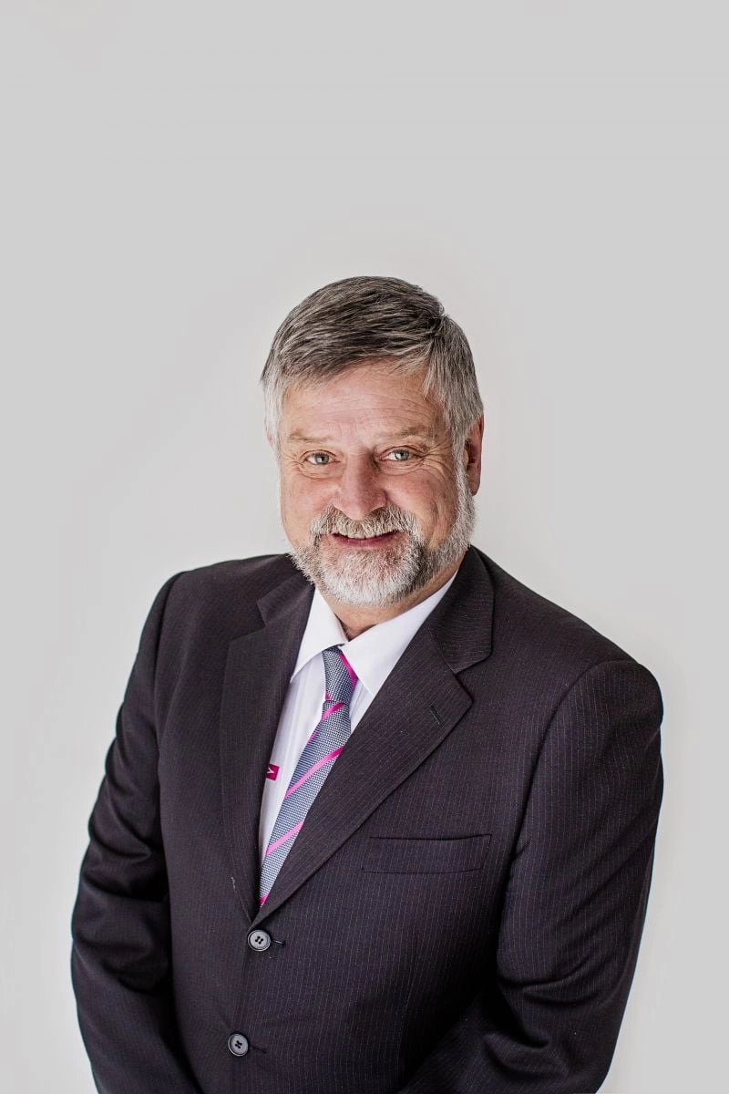 Ken Ninnis - Real Estate Agent