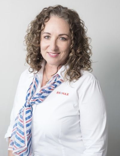 Charmaine Dennien - Real Estate Agent at RE/MAX Genesis - LAKES ENTRANCE