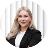 Chloe Hemsworth - Real Estate Agent From - Remax Property Centre - Broadbeach Waters