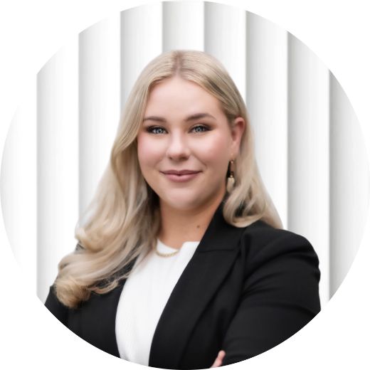 Chloe Hemsworth - Real Estate Agent at Remax Property Centre - Broadbeach Waters