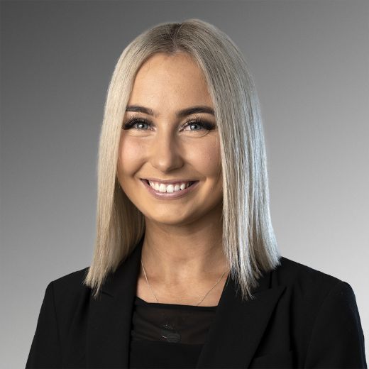 Chloe Parisi - Real Estate Agent at Buxton -   Geelong North
