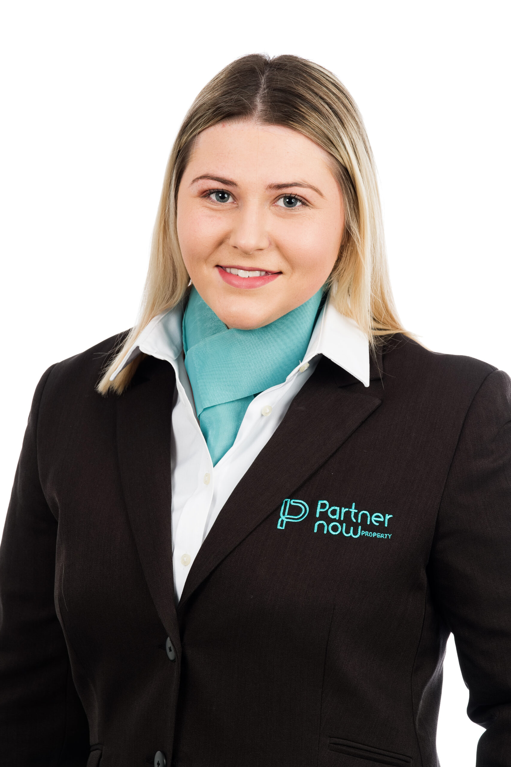 Chloe Bayes - Real Estate Agent