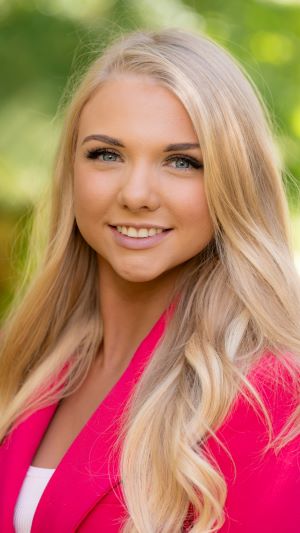 Chloe Wright Real Estate Agent