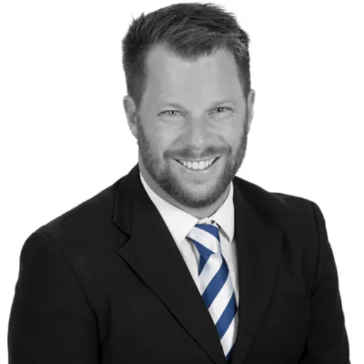 Chris Jones - Real Estate Agent at Davey Real Estate Scarborough
