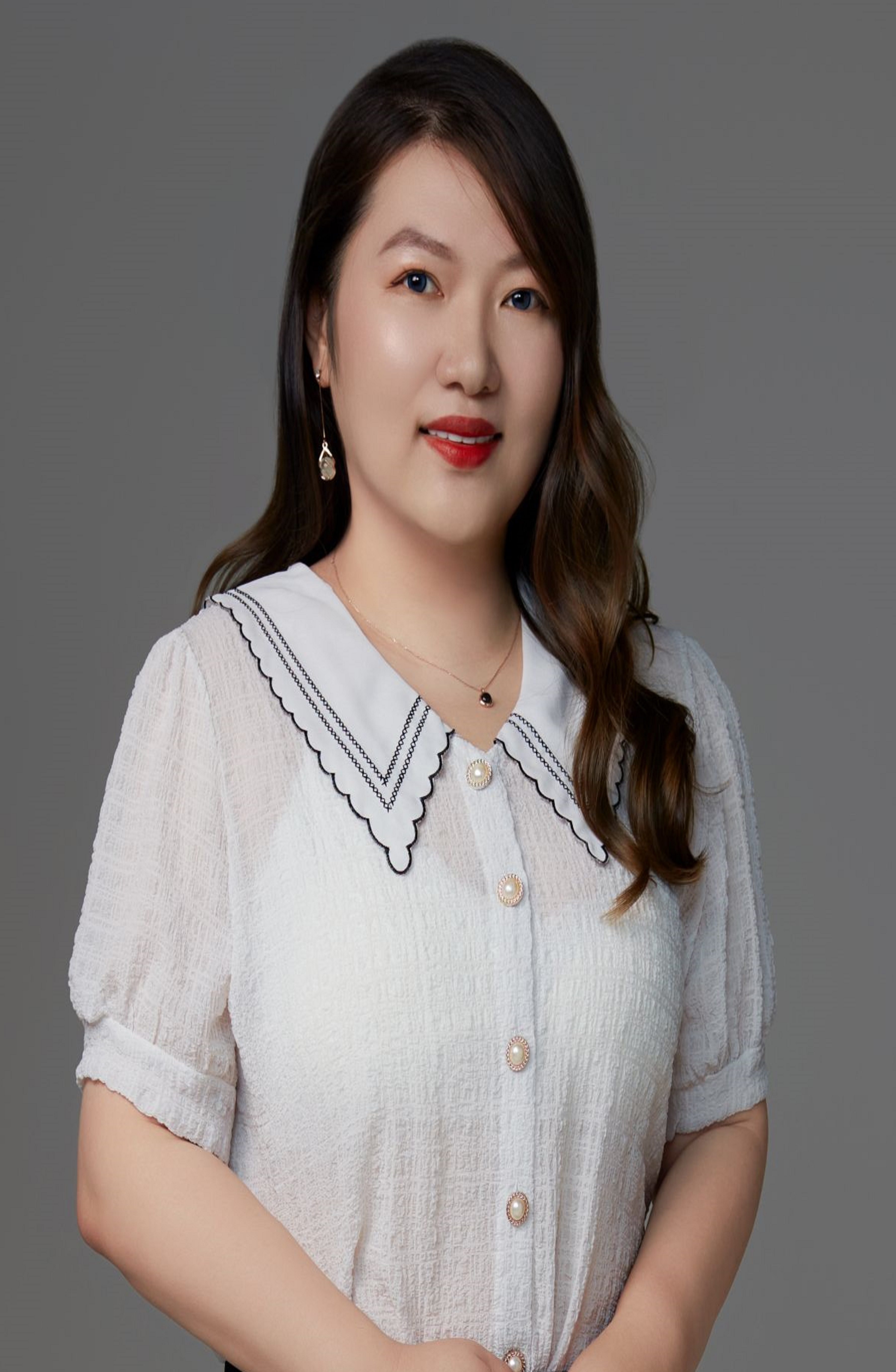 Cloudie Yun Liu Real Estate Agent