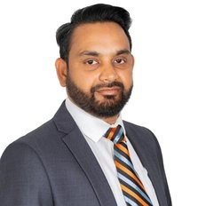 Saif Sharif Real Estate Agent