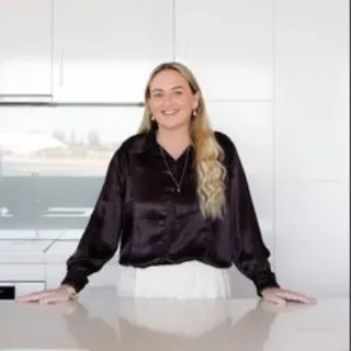 Carly  Browne - Real Estate Agent