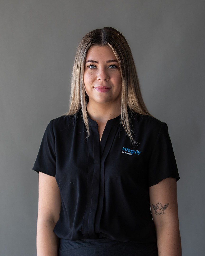 Courtney Henebery - Real Estate Agent