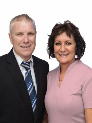 Craig and Wendy Real Estate Agent