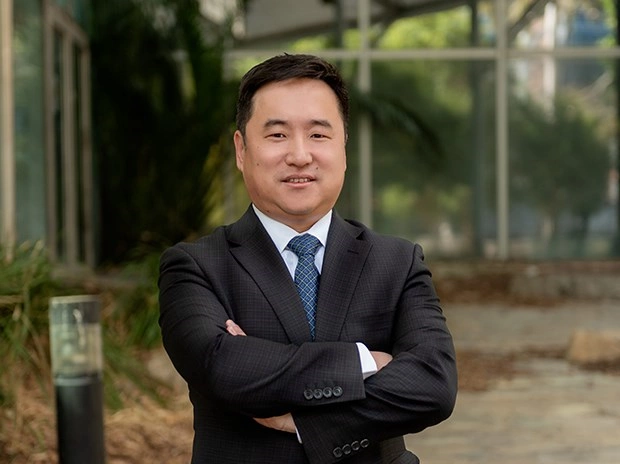 Calvin Zhu Real Estate Agent