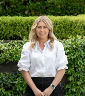 Bonnie Whyte - Real Estate Agent
