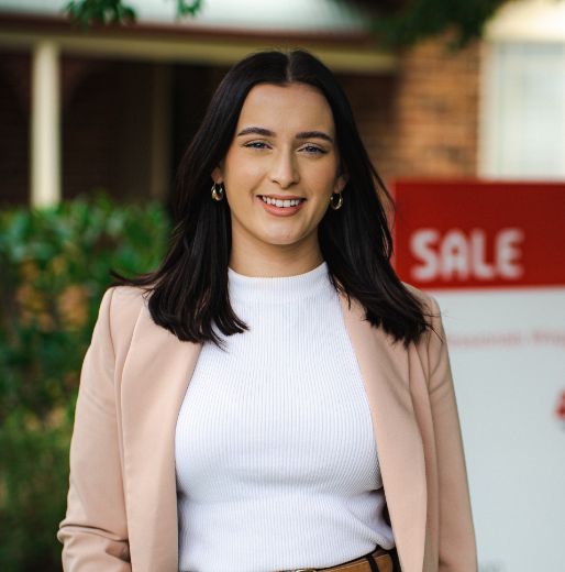 Daniella Connor - Real Estate Agent at Professionals - Wagga Wagga