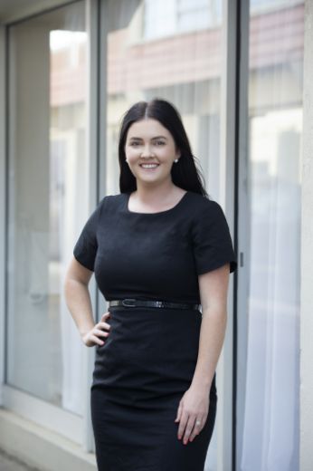 Danielle Kemp - Real Estate Agent at Four Walls Realty - Bundaberg and Bargara