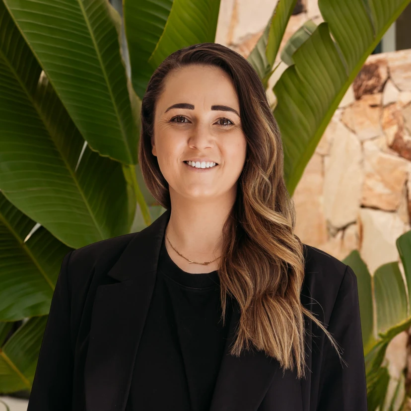 Lauren Vella - Real Estate Agent