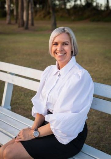 Deb Montagu - Real Estate Agent at @Moore Realty - EVERTON HILLS