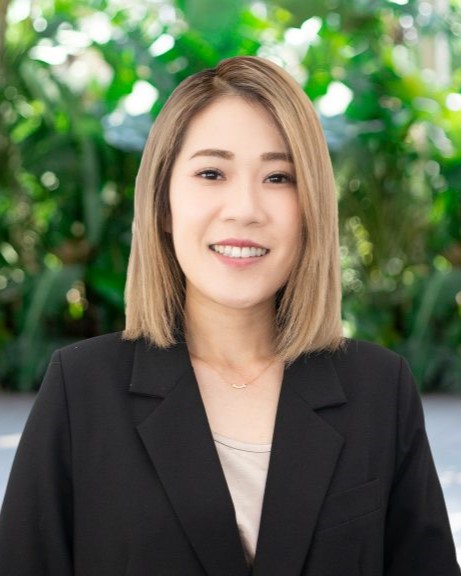 Debbie Chow - Real Estate Agent