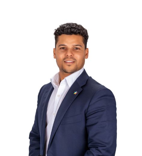 Deen Zane  - Real Estate Agent at Professionals - Taylors Lakes