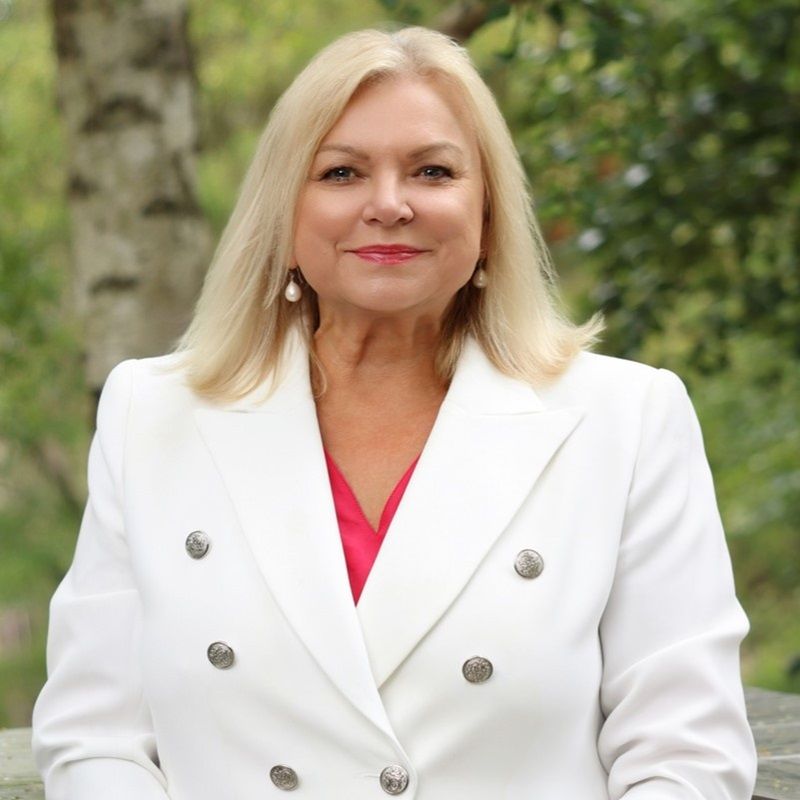 Dianna Reiche - Real Estate Agent