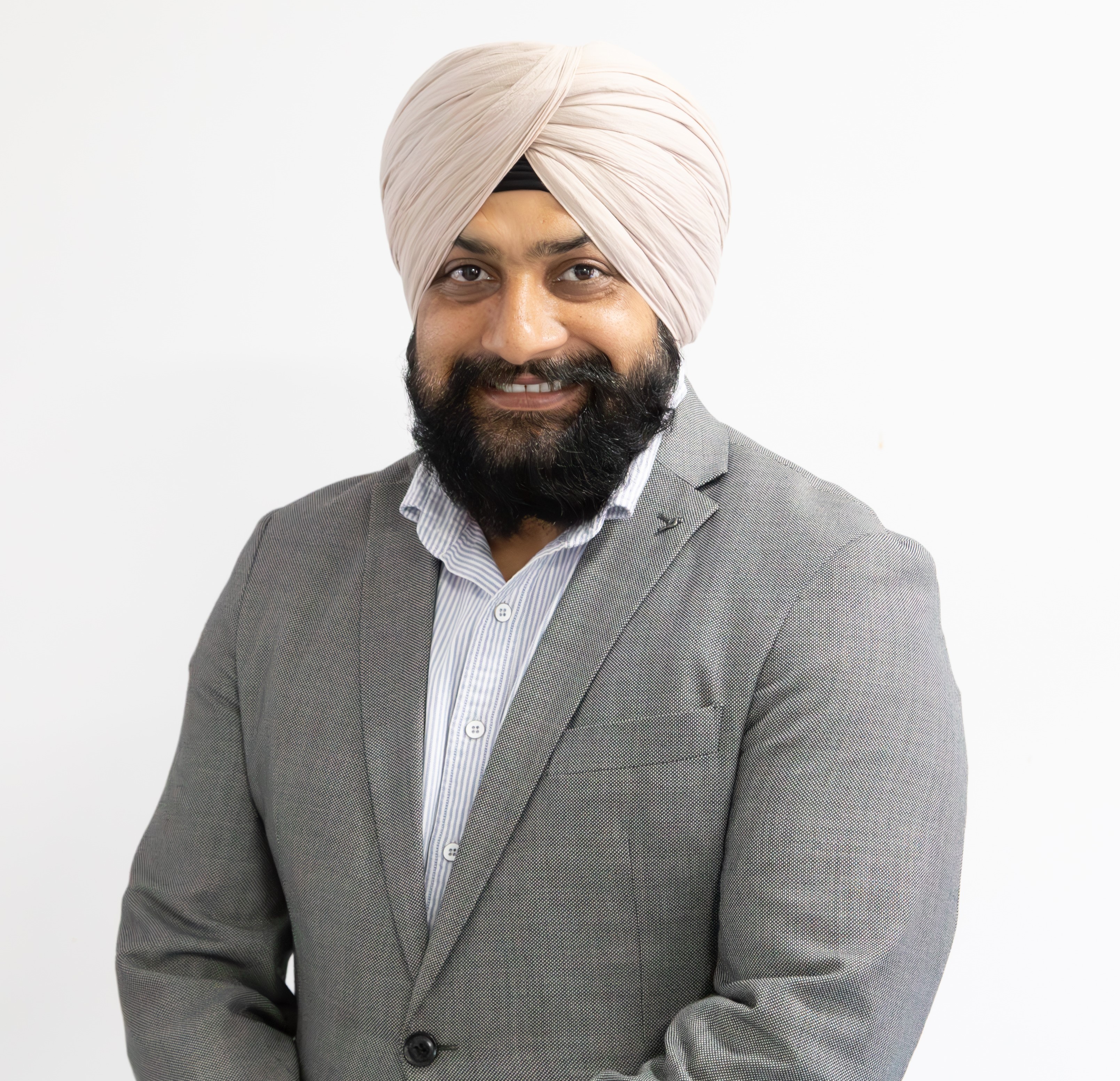 Didar Sandhu Real Estate Agent