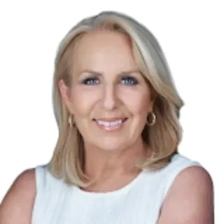 Nola Tully - Real Estate Agent
