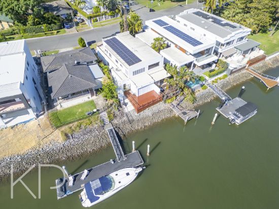 1/177 Stanhill Drive, Surfers Paradise, Qld 4217