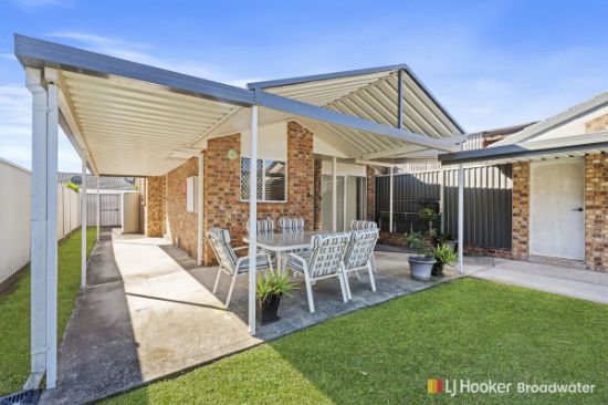 1/4 Kenny Drive, Labrador, Qld 4215
