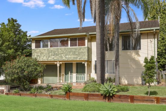 10a Golden Avenue, Point Clare, NSW 2250