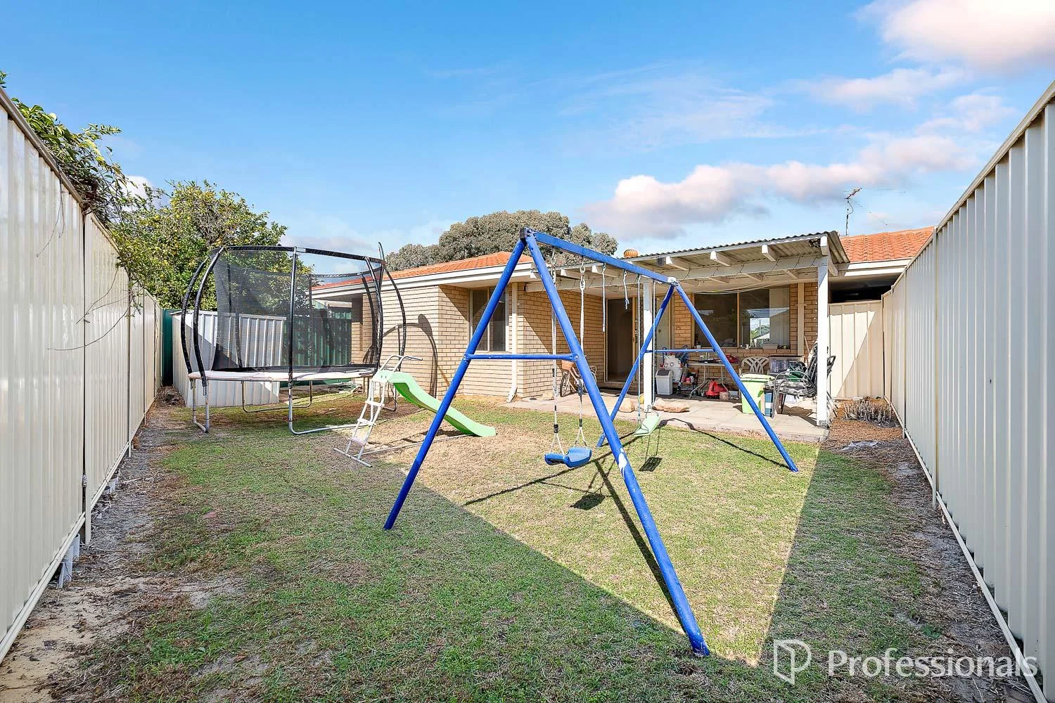 17A Imperial Ct, Seville Grove, WA 6112