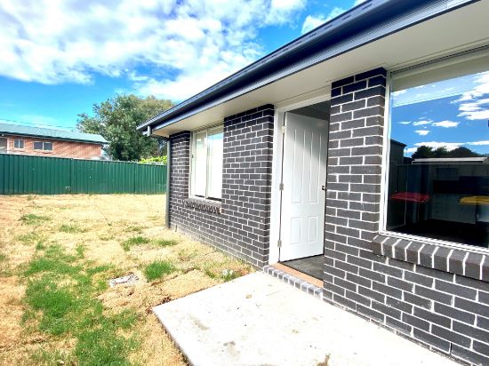 2/15 Leonora Cres, Tamworth, NSW 2340