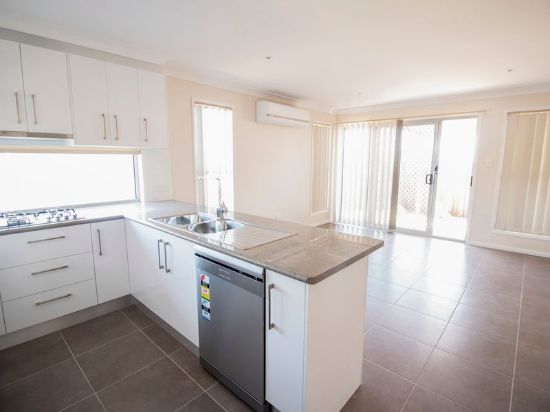 2/16 Taragon Street, Glenvale, Qld 4350