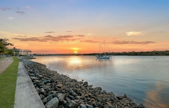 2/32 Killowill Avenue, Paradise Point, Qld 4216