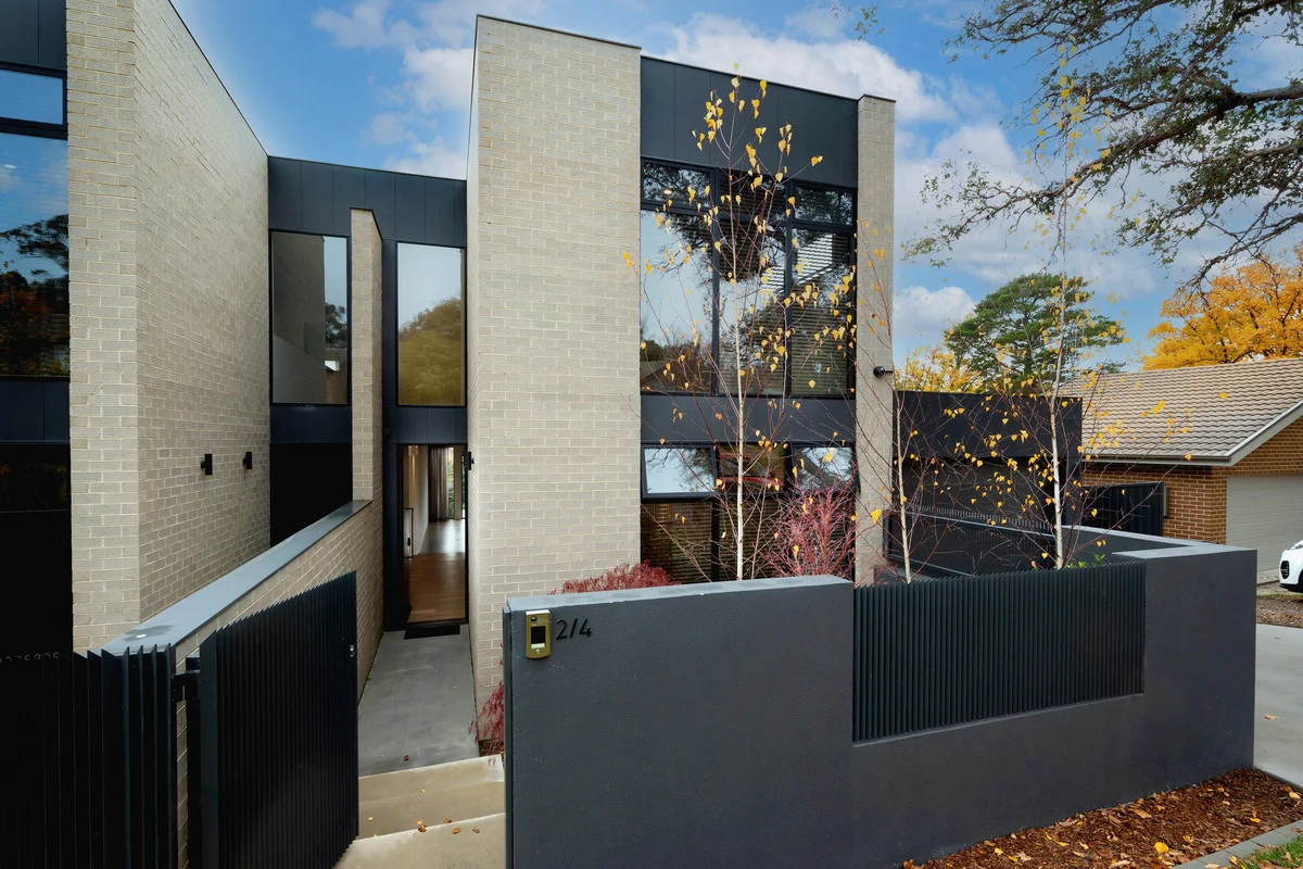 2/4 Ossa Place, Lyons, ACT 2606