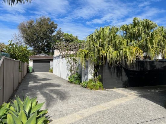2/6 Royal Palm Court, Southport, Qld 4215