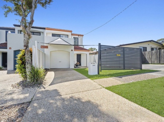 2/7 Brookside Road, Labrador, Qld 4215
