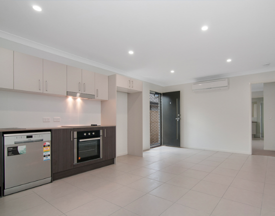 2/93 Berrigan St, Redbank Plains, Qld 4301