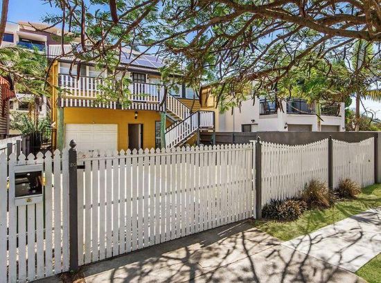 20b Norman Street, Southport, Qld 4215