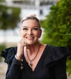 Stephanie Turnbull - Real Estate Agent From - Harcourts Kingsberry  - Townsville