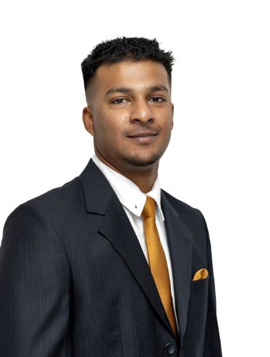 Eiman Khan - Real Estate Agent at Family Realtors