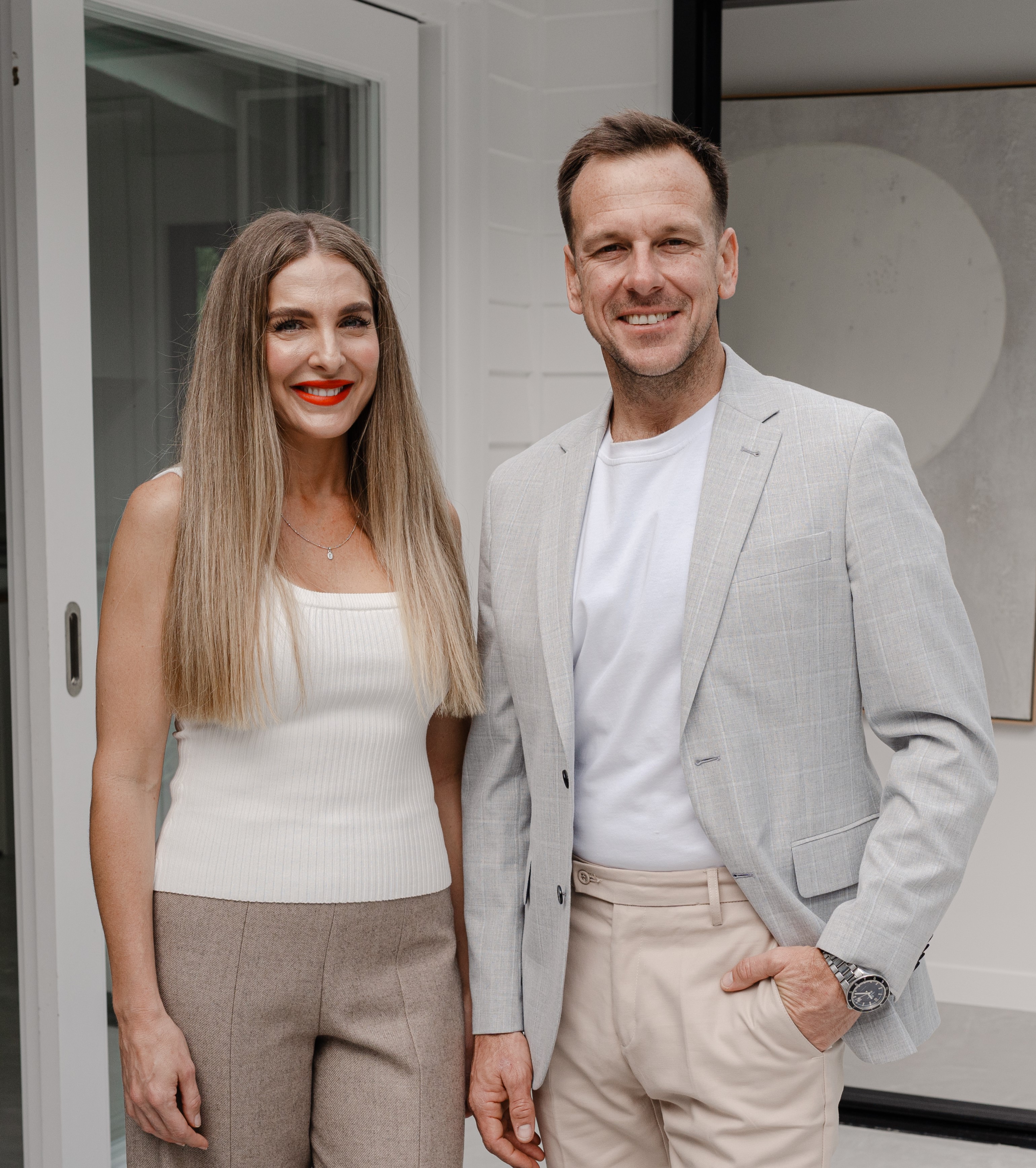 Eliot & - Real Estate Agent