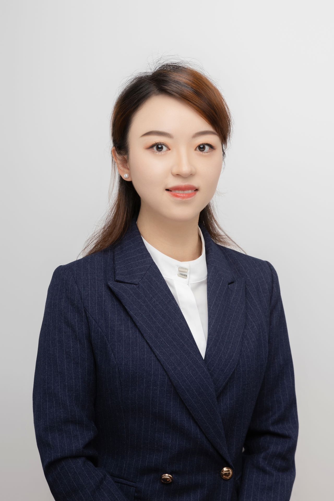 Ella Chen Real Estate Agent