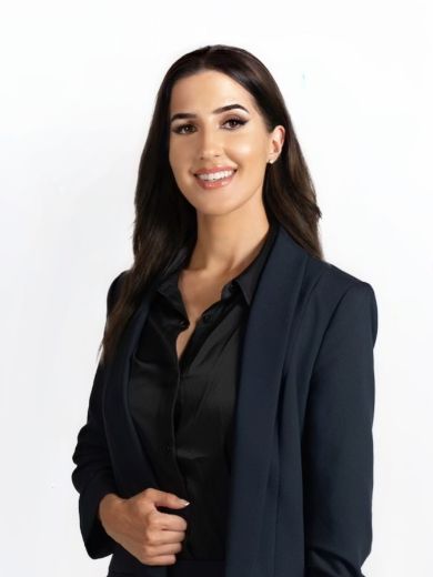 Elle Ambrose - Real Estate Agent at RE/MAX - Residence