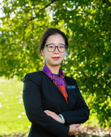 Elle Zhu - Real Estate Agent at Levic Group - MALVERN EAST